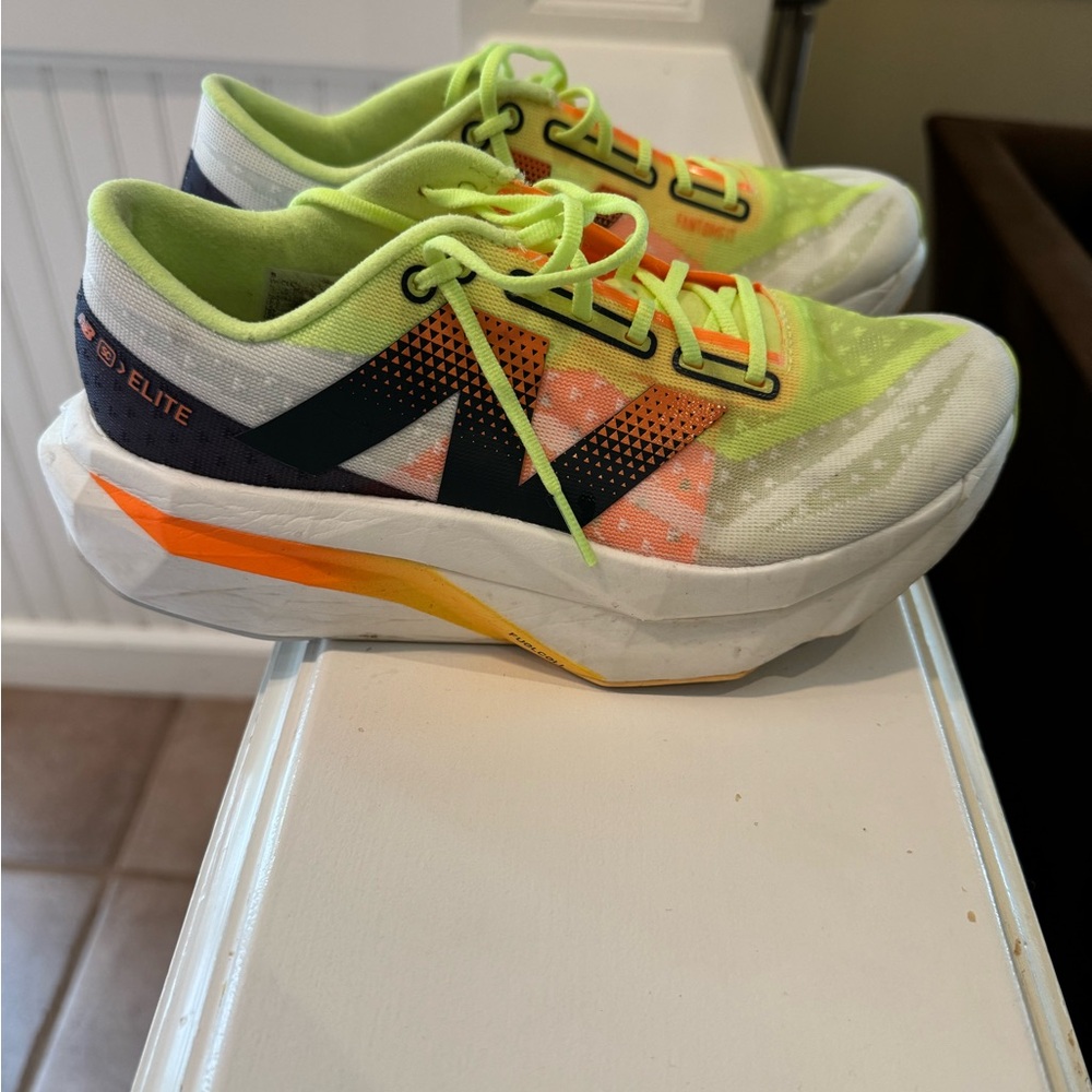 New Balance Fuel Cell Supercomp Elite v 4 carbon plate racing shoes